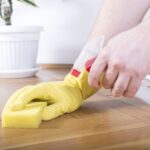 Cách xịt khử mùi nước tiểu chó loại bỏ mùi hôi khó chịu